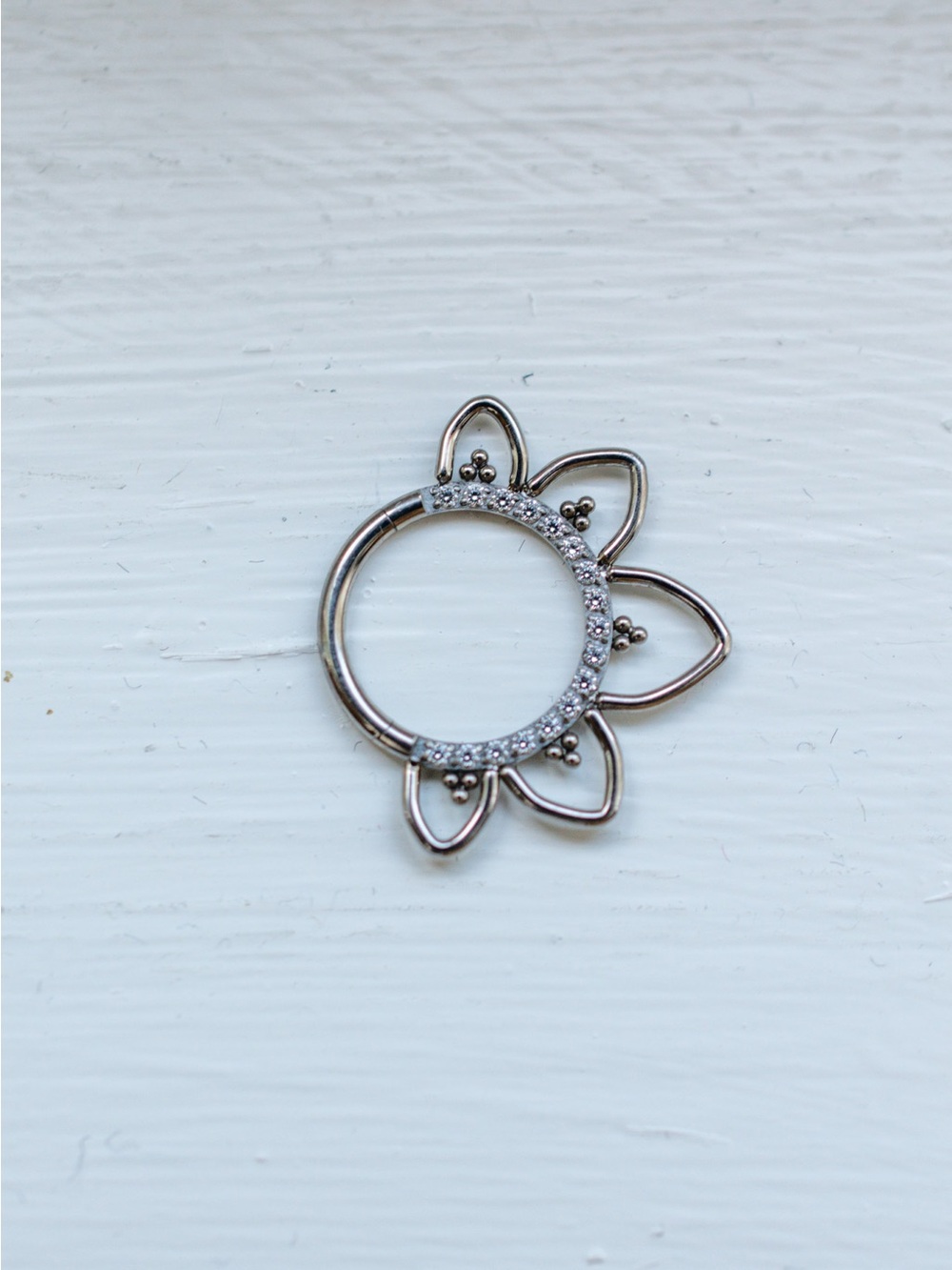 Floral Halo Titanium Crystal Seam Ring 10mm